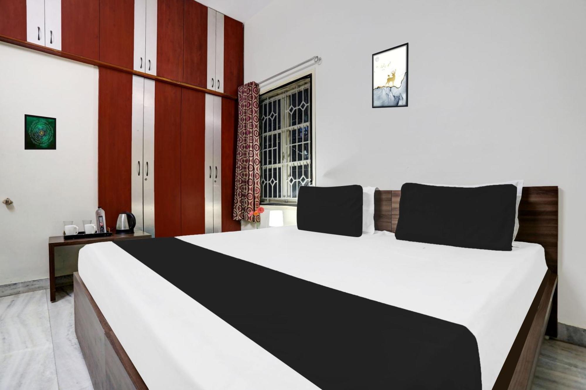 Super Hotel O Ashok Nagar Near Jntu College Kākināda Exteriör bild